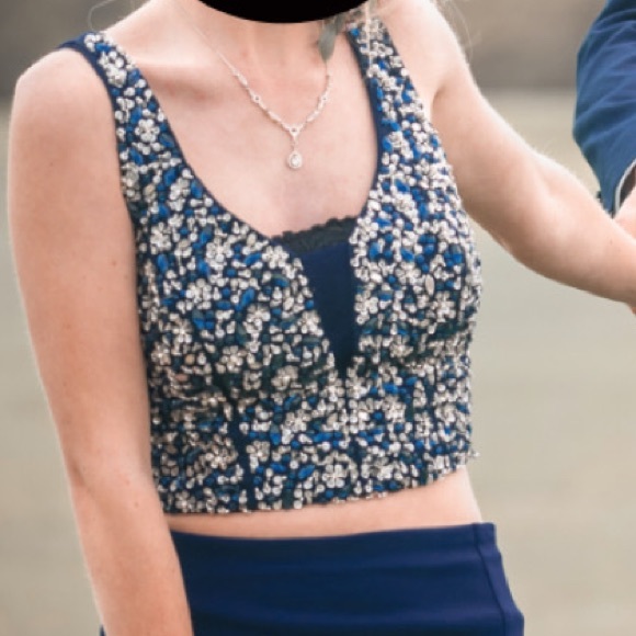 Color: Navy blue Brand: TLC say yes to the prom. Size: 7/8 altered to fit 2/4. - Picture 2 of 4